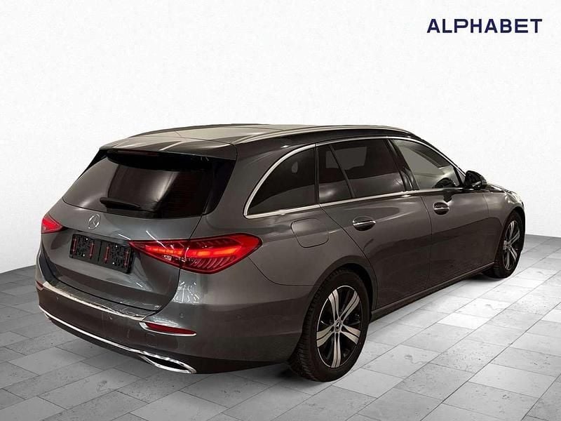 Gebraucht Mercedes C200 Avantgarde 163 PS (119 kW) 2023 Selenitgrau Kombi