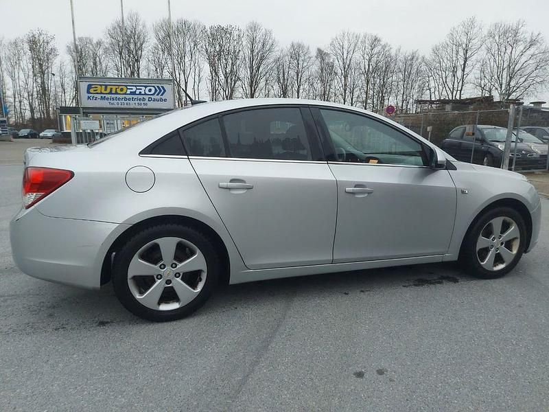 Gebraucht Chevrolet Cruze LT 150 PS (110 kW) 2010 Grau Limousine