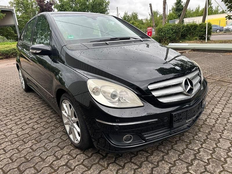 Schwarz Gebraucht 2005 Mercedes B180 Van / Kleinbus | 2.490 € (Fairer Preis) - Bild 1/4