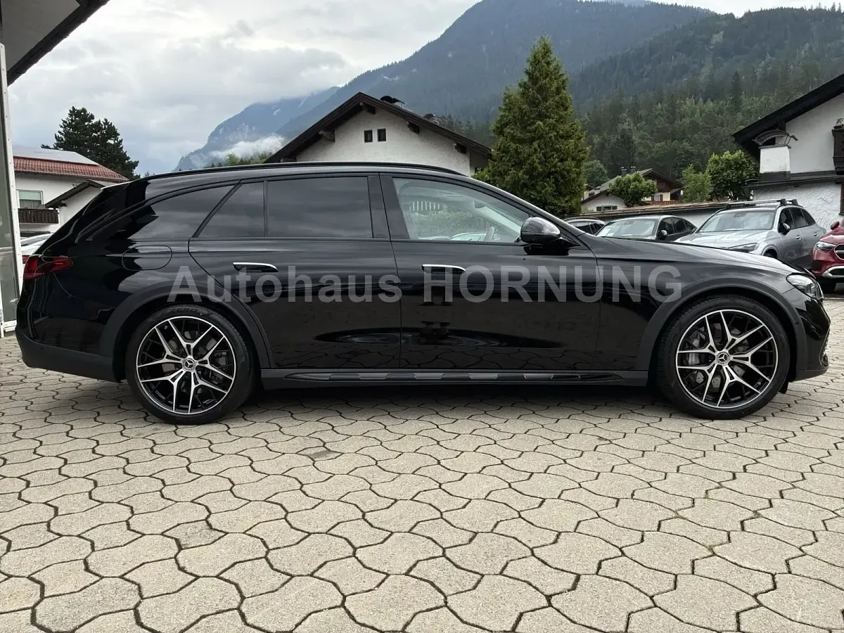 Gebraucht Mercedes E300 Night 313 PS (230 kW) 2025 Metalliclack obsidianschwarz Limousine