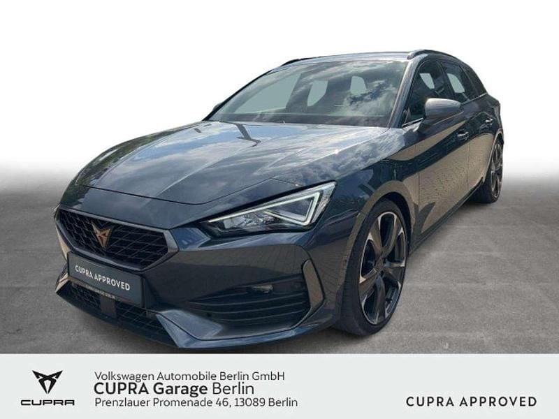 Magnetic grau metallic Gebraucht 2023 Cupra Leon VZ Kombi | 33.930 € (Fairer Preis) - Bild 1/3