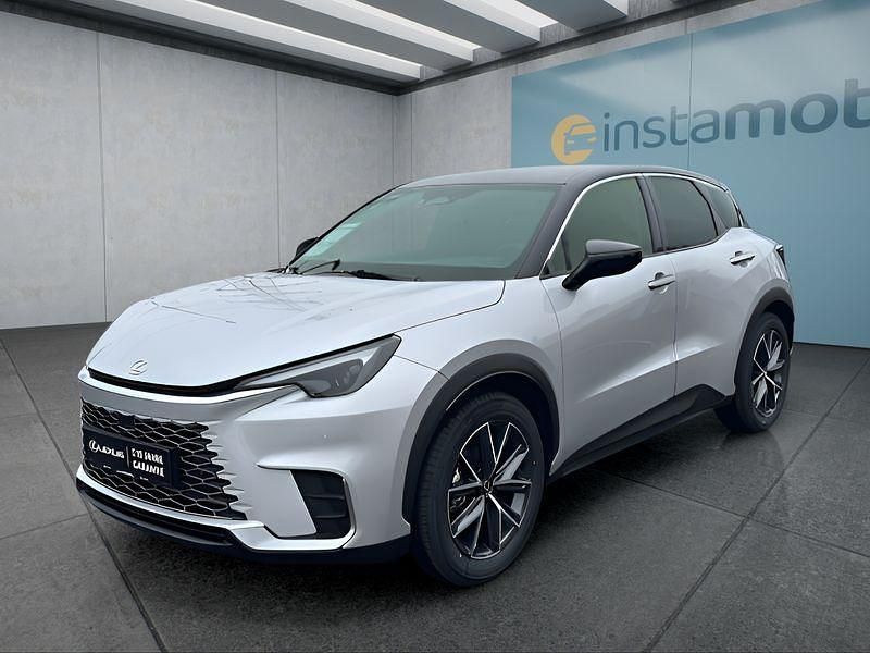 Silber Neu 2025 Lexus LBX SUV | 37.849 € (Teuer) - Bild 1/4