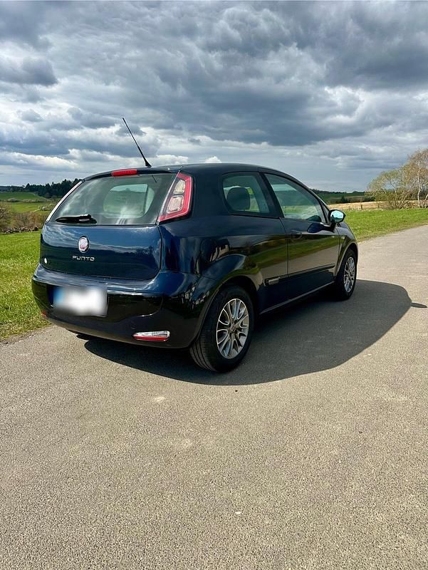 Gebraucht Fiat Punto Evo 69 PS (50 kW) 2011 Blau Kleinwagen