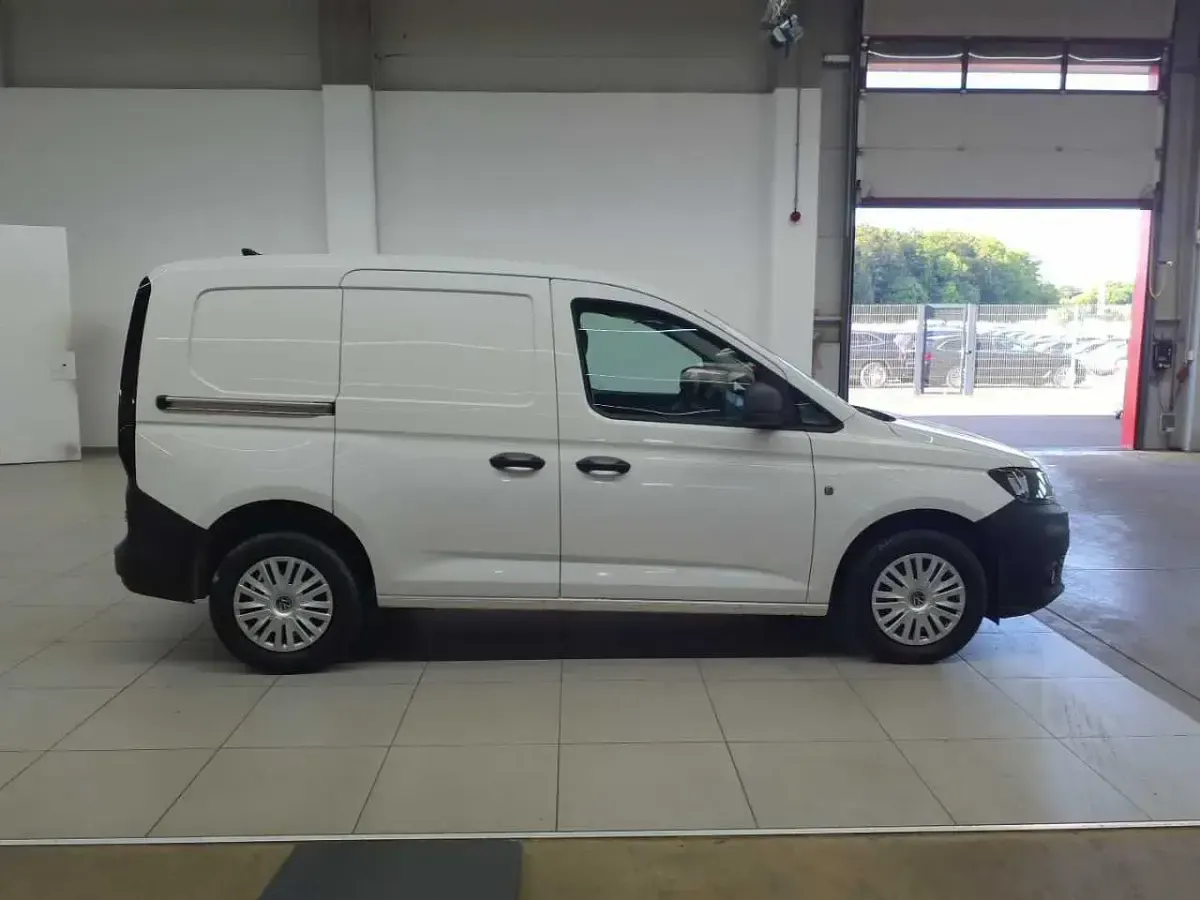 Occasion VW Caddy 102 ch (75 kW) 2023 Blanc Monospace