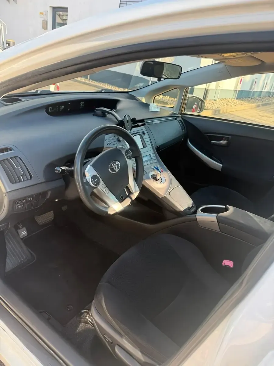 Gebraucht Toyota Prius 136 PS (100 kW) 2013 Weiß Kombi
