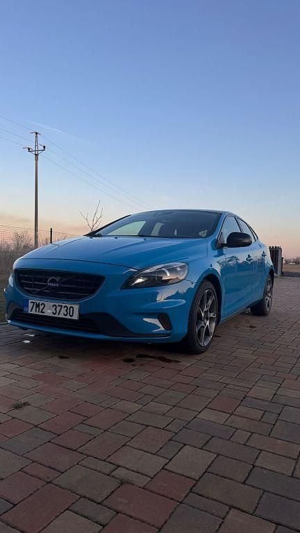 Gebraucht Volvo V40 R-Design 190 PS (139 kW) 2015 Blau Limousine