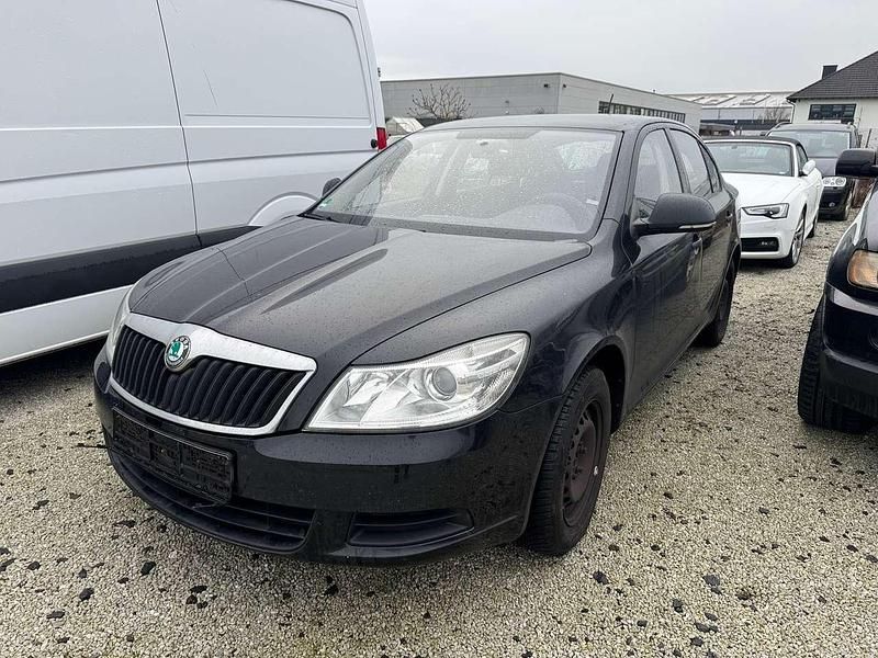 Schwarzmagic perleffekt Gebraucht 2013 Skoda Octavia Classic Limousine | 2.950 € - Bild 1/4