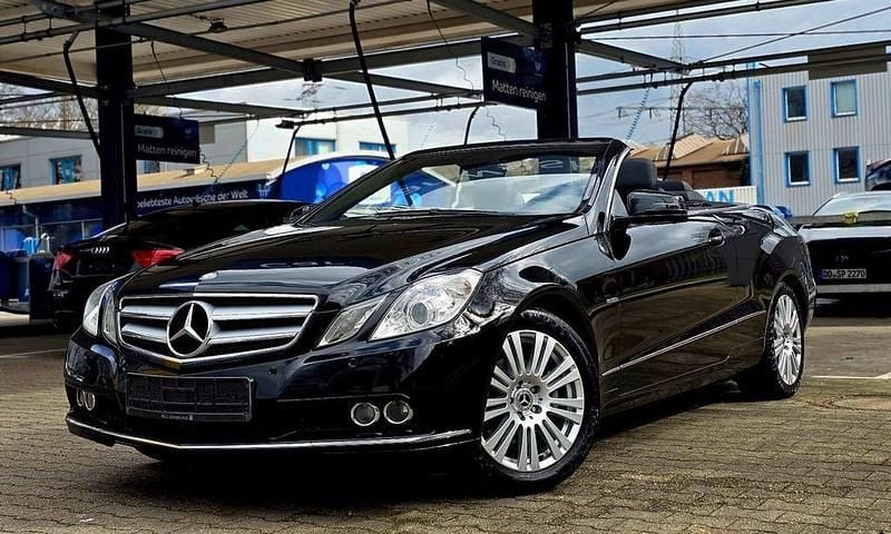 Gebraucht Mercedes E200 Avantgarde 184 PS (135 kW) 2010 Schwarz Cabrio