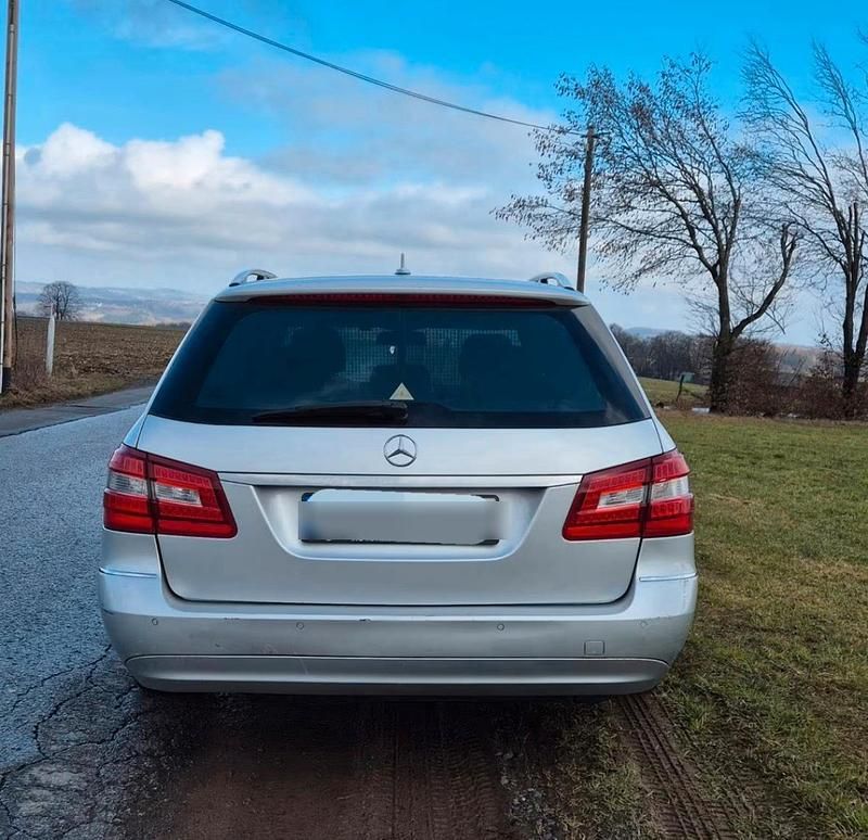 Gebraucht Mercedes E200 136 PS (100 kW) 2010 Silber Kombi