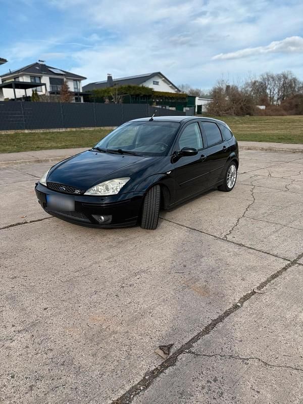 Gebraucht Ford Focus ST 173 PS (127 kW) 2002 Schwarz Limousine