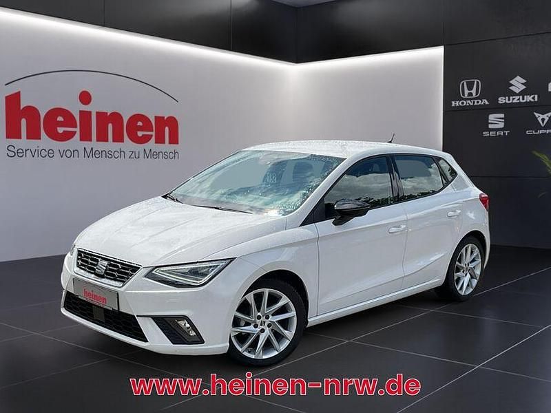 Weiß Gebraucht 2023 Seat Ibiza FR Limousine | 16.209 € (Fairer Preis) - Bild 1/4