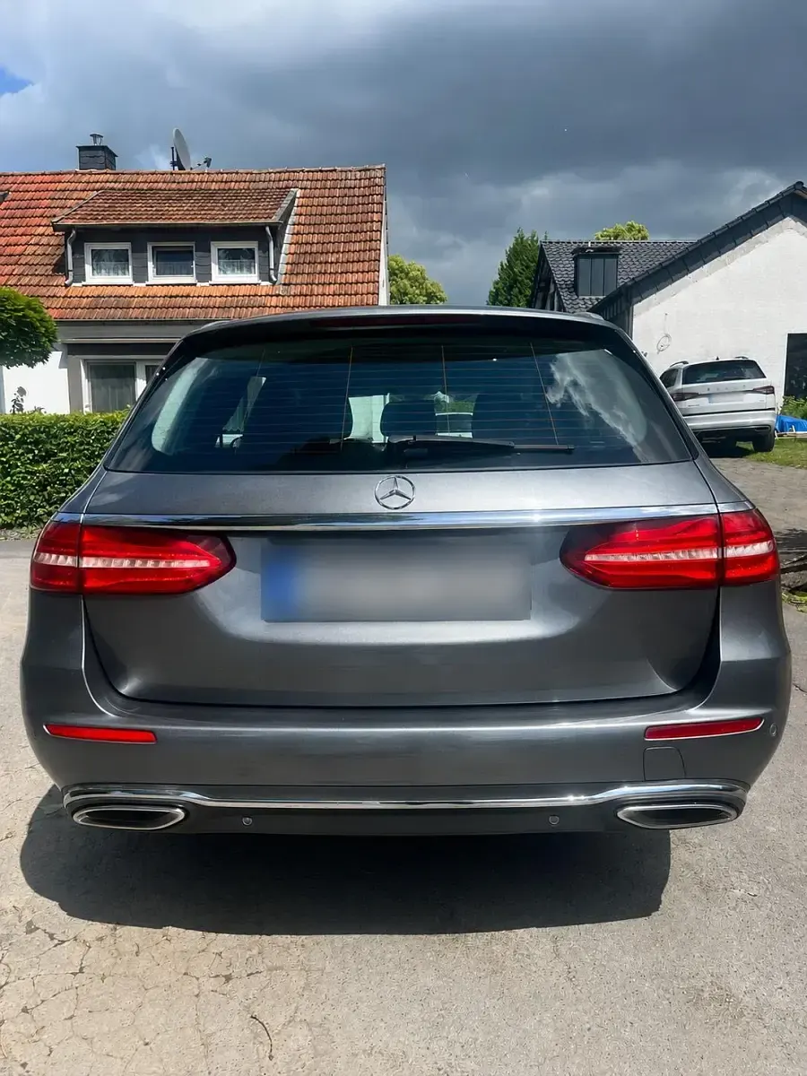 Gebraucht Mercedes E200 Avantgarde 184 PS (135 kW) 2018 Grau Kombi