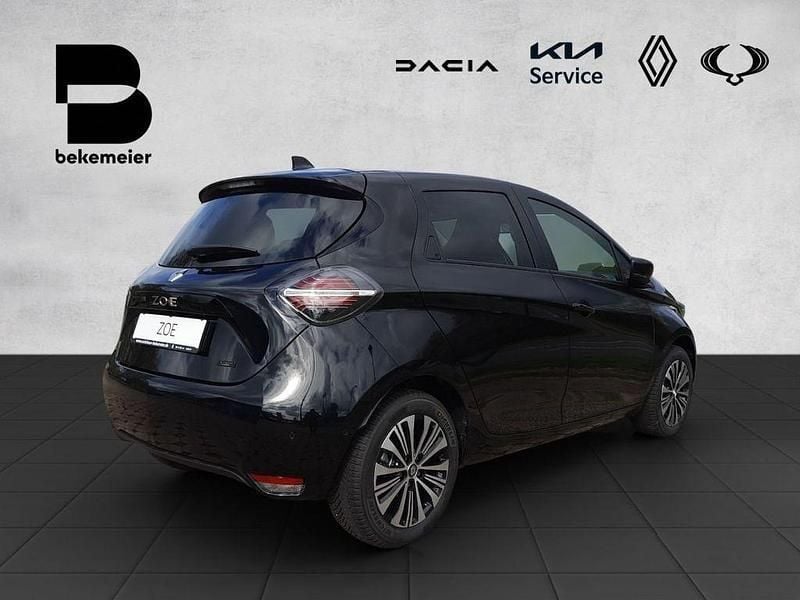 Gebraucht Renault Zoe Iconic 50 kW (69 PS) 2023 Schwarz Kleinwagen