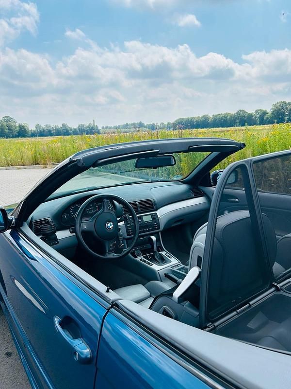 Gebraucht BMW 325 192 PS (141 kW) 2002 Blau Cabrio