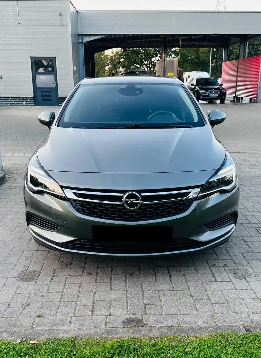 Gebraucht Opel Astra 150 PS (110 kW) 2018 Grau Kleinwagen