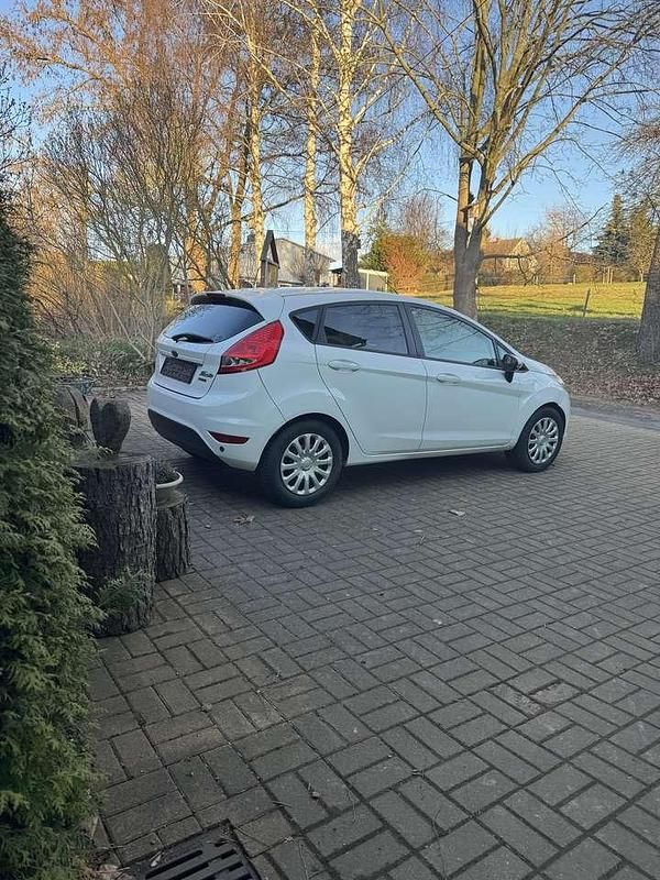 Gebraucht Ford Fiesta Titanium 120 PS (88 kW) 2009 Weiß Kleinwagen