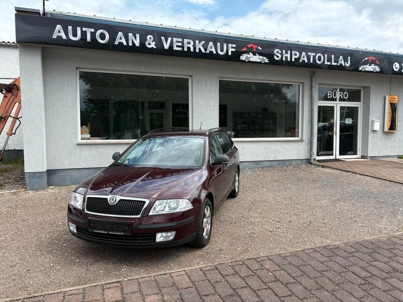 Rot Gebraucht 2013 Skoda Octavia Active Kombi | 3.599 € (Superpreis) - Bild 1/4