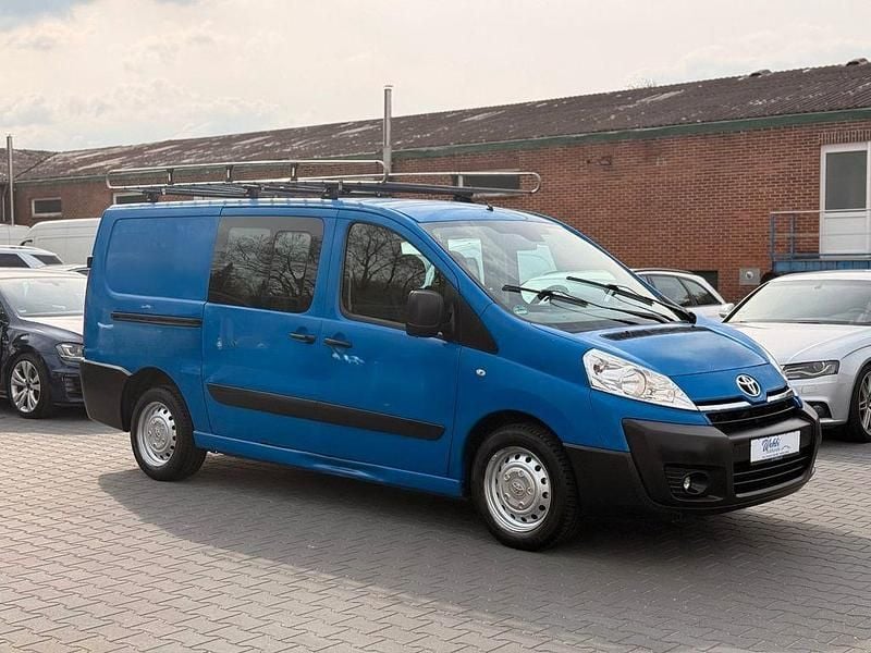Gebraucht Toyota Proace Comfort 128 PS (94 kW) 2015 Blau Van / Kleinbus