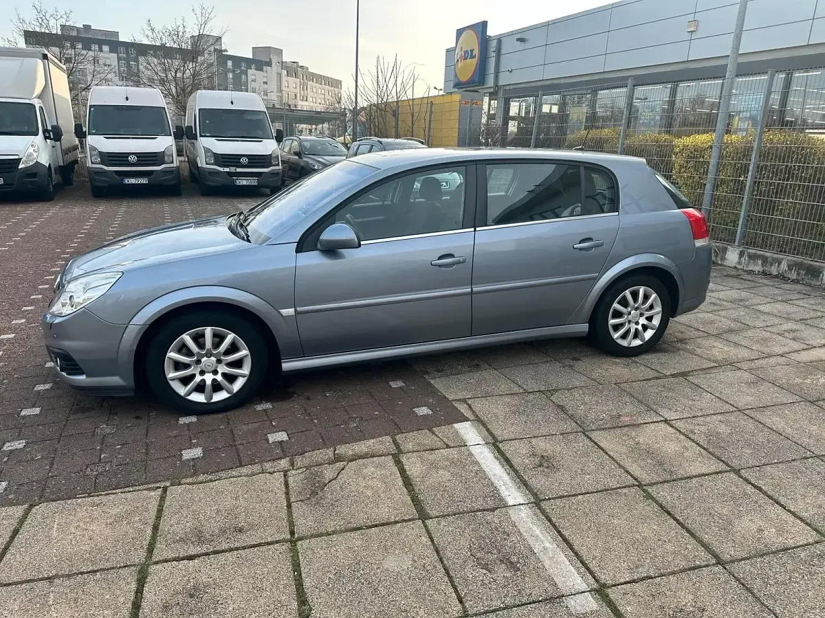 Gebraucht Opel Signum 155 PS (114 kW) 2006 Kleinwagen