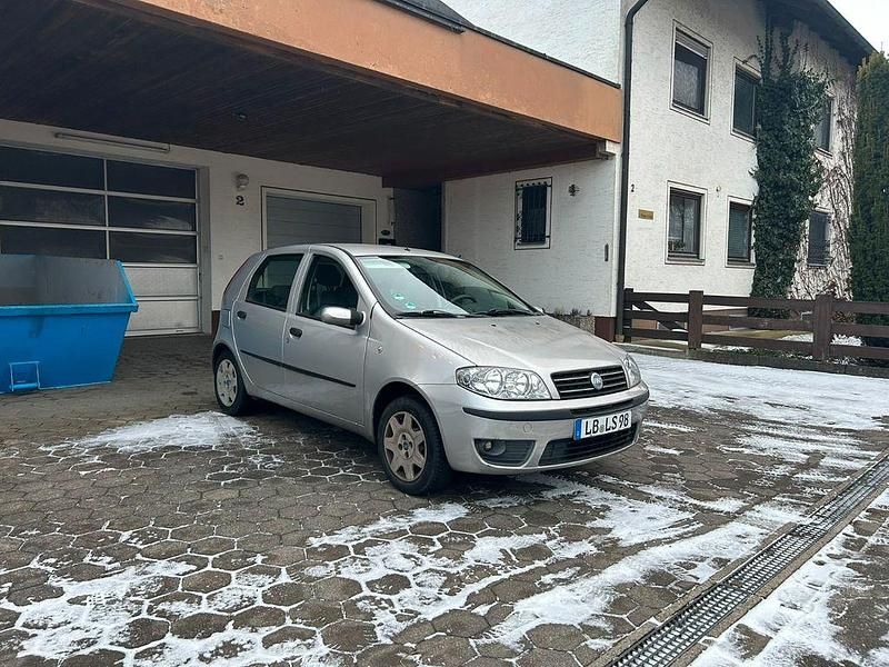 Gebraucht Fiat Punto 95 PS (69 kW) 2005 Silber Kleinwagen