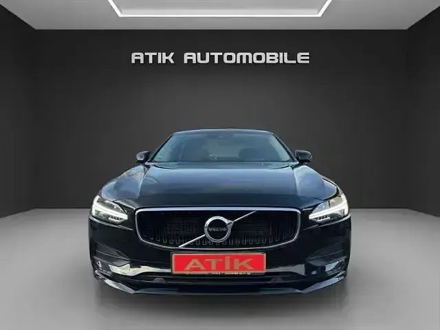Gebraucht Volvo S90 Momentum 190 PS (139 kW) 2018 Black solid stone (metallic) Limousine