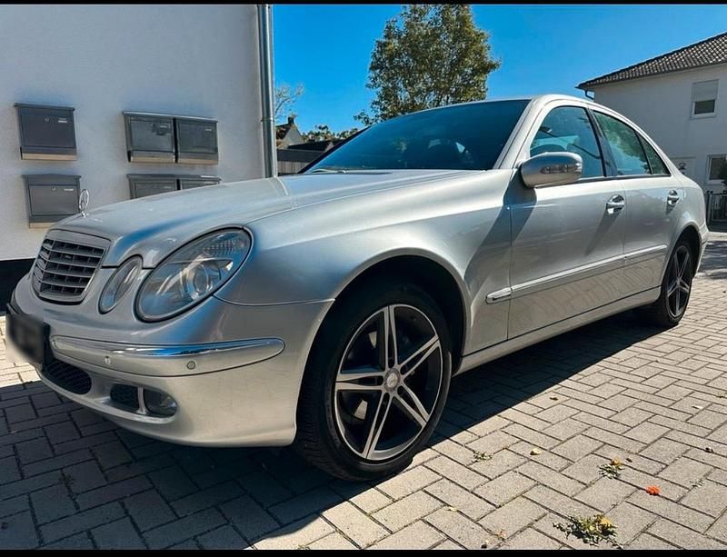 Gebraucht Mercedes E220 Elegance 150 PS (110 kW) 2005 Silber Limousine
