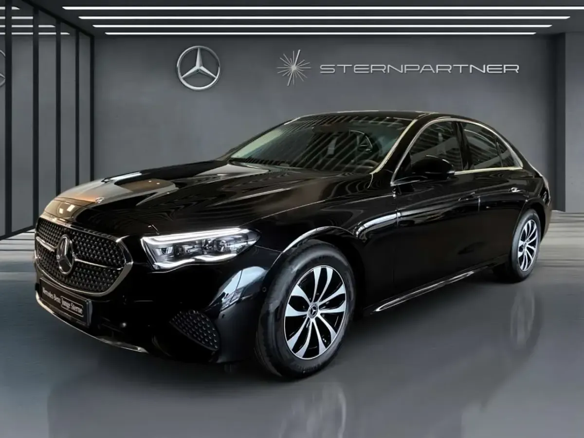 Usado Mercedes E220 Avantgarde 197 CV (144 kW) 2025 Negro Berlina