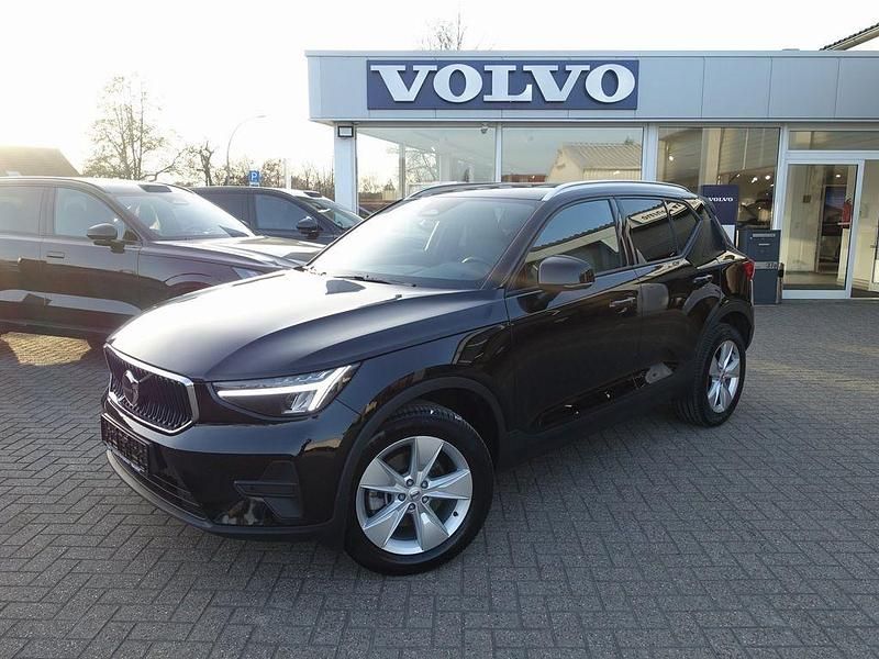 Gebraucht Volvo XC40 Core 163 PS (119 kW) 2025 Onyx black SUV