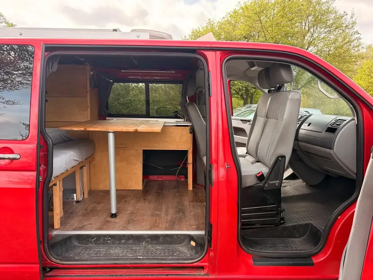 Gebraucht VW T5 102 PS (75 kW) 2003 Rot Van