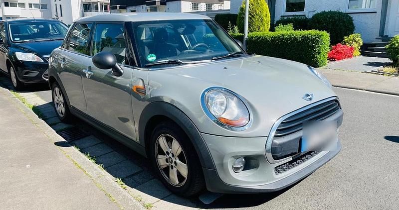 Grau Gebraucht 2016 Mini ONE Kleinwagen | 11.999 € - Bild 1/4