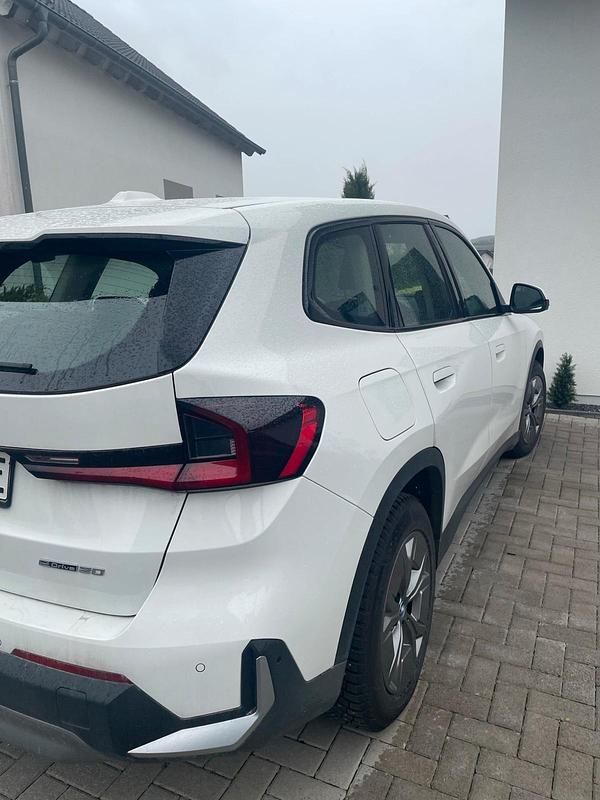 Second-hand BMW iX1 150 kW (204 CP) 2024 Alb SUV