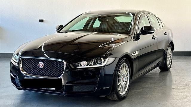 Schwarz Gebraucht 2018 Jaguar XE Prestige Limousine | 12.250 € (Superpreis) - Bild 1/4