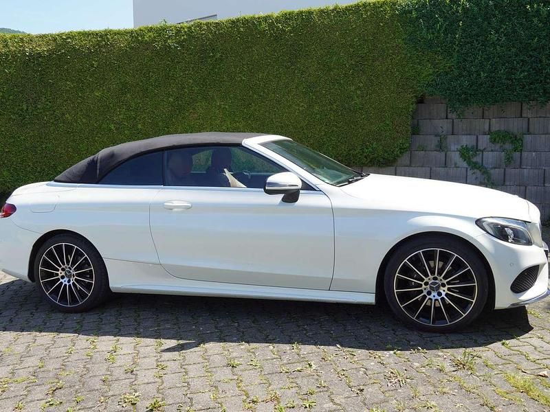 Weiß Gebraucht 2017 Mercedes C200 AMG line Cabrio | 26.900 € (Fairer Preis) - Bild 1/4