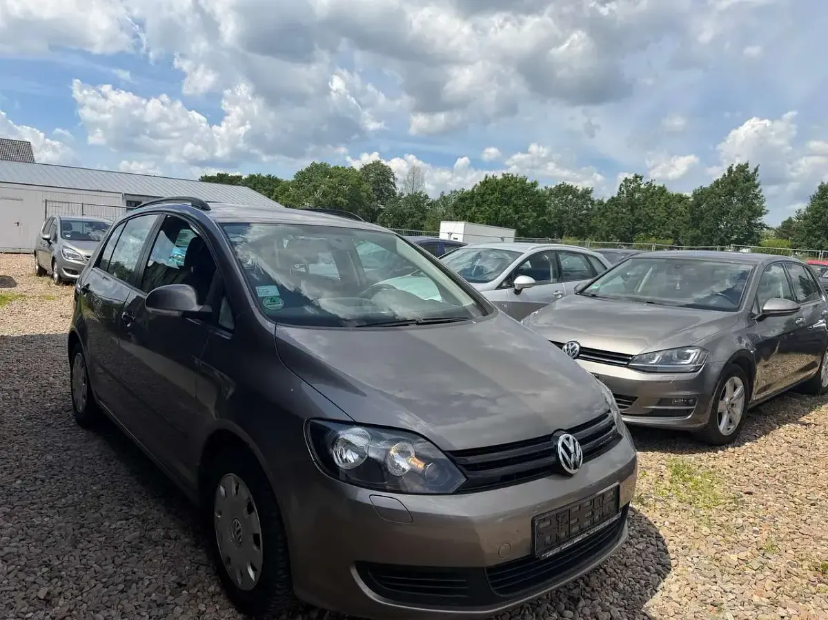 Gebraucht VW Golf Plus Cross Trendline 105 PS (77 kW) 2010 Kaschmirbraun metallic Kleinwagen