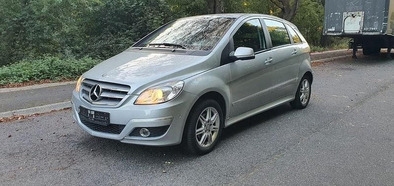 Silber Gebraucht 2009 Mercedes B170 Van / Kleinbus | 5.299 € (Guter Preis) - Bild 1/4