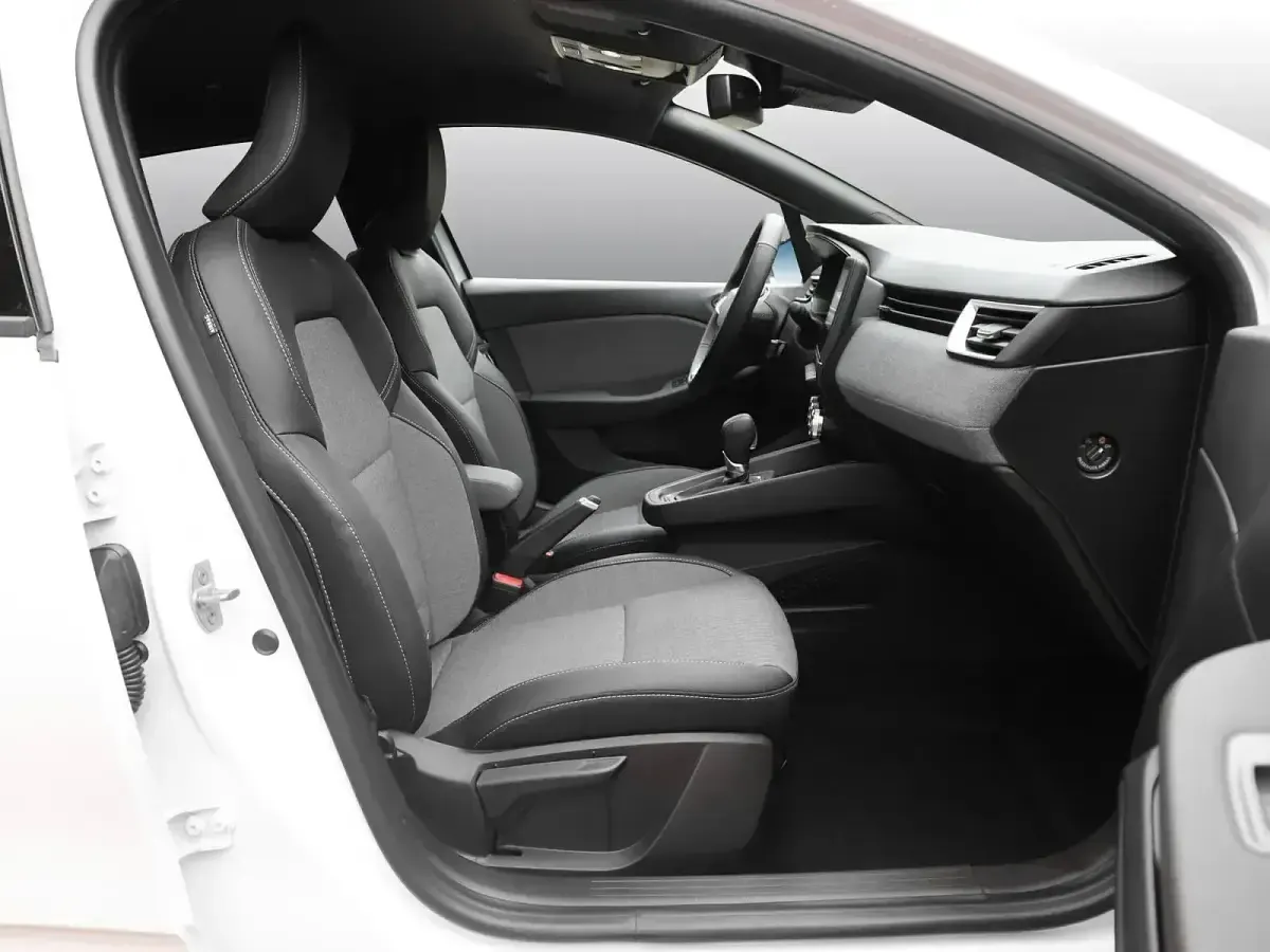 Gebraucht Renault Clio Techno 91 PS (66 kW) 2025 Arktisweiß Kleinwagen