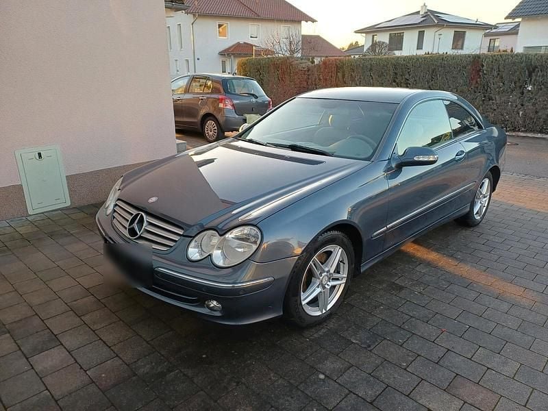 Gebraucht Mercedes CLK270 163 PS (119 kW) 2004 Blau Coupé