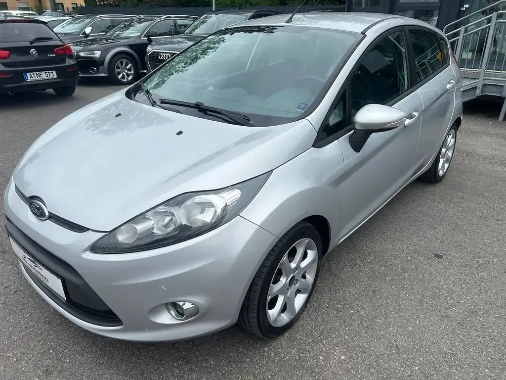 Gebraucht Ford Fiesta Trend 95 PS (69 kW) 2012 Limousine