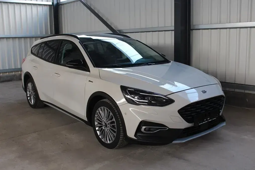 Gebraucht Ford Focus Active 182 PS (133 kW) 2018 Weiß Limousine