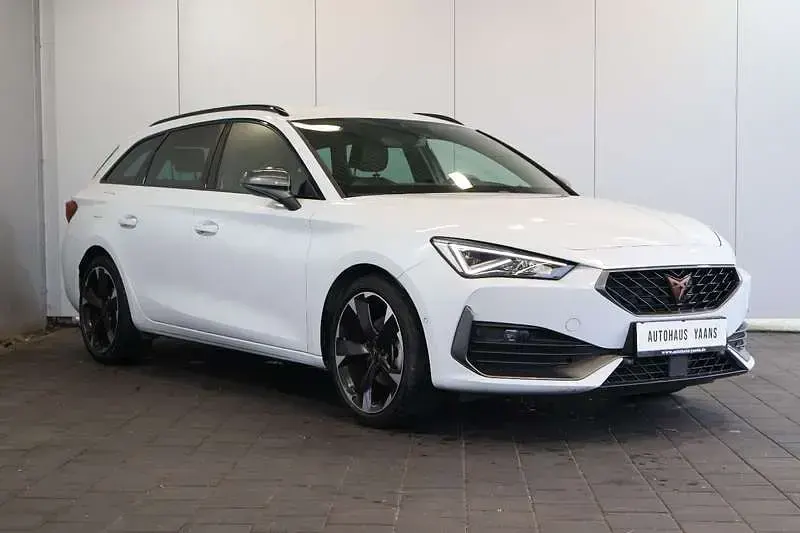 Second-hand Cupra Leon 150 CP (110 kW) 2024 Alb Break