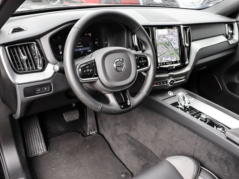 Gebraucht Volvo XC60 Plus 455 PS (334 kW) 2024 Onyx black / metallic SUV