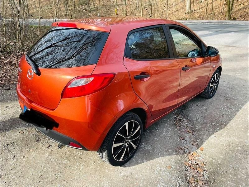 Gebraucht Mazda 2 90th Anniversary 75 PS (55 kW) 2010 Orange Kleinwagen