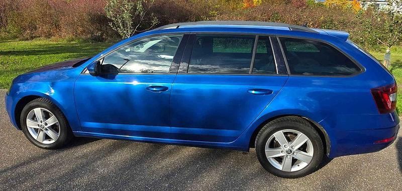 Blau Gebraucht 2019 Skoda Octavia G-TEC Ambition Kombi | 11.500 € (Superpreis) - Bild 1/4
