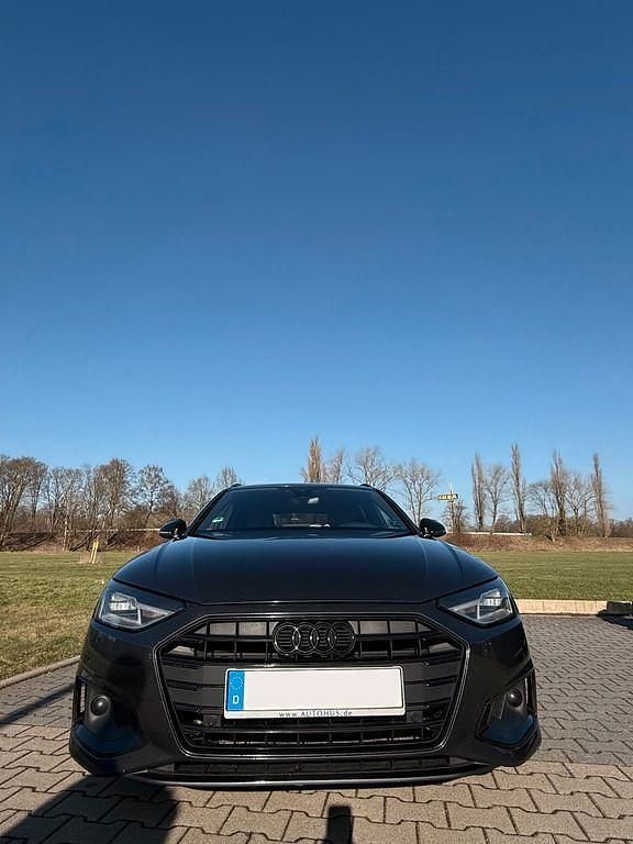 Gebraucht Audi A4 Advanced 163 PS (119 kW) 2021 Schwarz Kombi