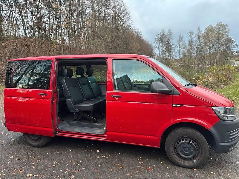 Gebraucht VW Transporter 102 PS (75 kW) 2018 Rot Van