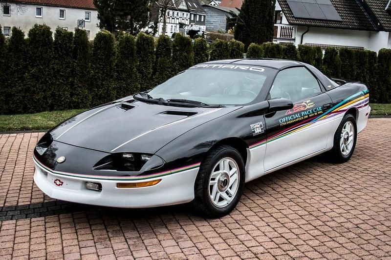Schwarz Gebraucht 1992 Chevrolet Camaro Coupé | 23.799 € - Bild 1/4
