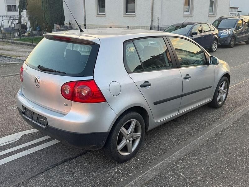 Gebraucht VW Golf V Trendline 102 PS (75 kW) 2005 Silber Kleinwagen