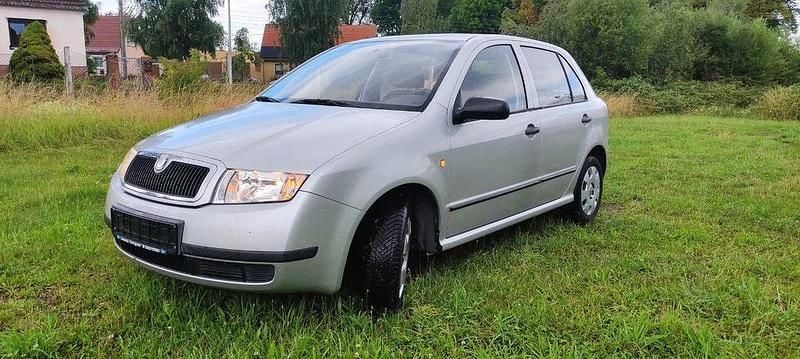 Silber Gebraucht 2002 Skoda Fabia Limousine | 1.450 € (Fairer Preis) - Bild 1/4