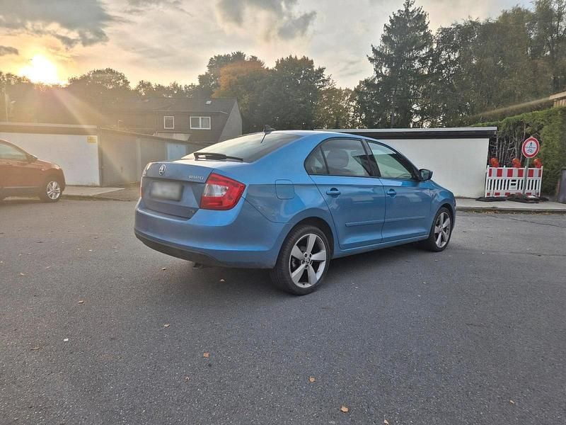Second-hand Skoda Rapid 105 CP (77 kW) 2013 Albastru Hatchback