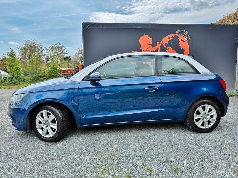 Gebraucht Audi A1 Attraction 86 PS (63 kW) 2011 Blau Kleinwagen